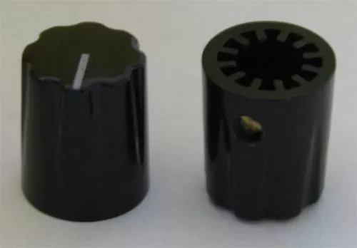 plastic knob with scalloped edge, black