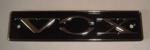 Szeroki prostokąt ze srebrnym logo VOX Type2